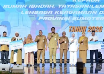 Bobby Nasution Serahkan Hibah kepada 567 Penerima, Rumah Ibadah hingga Mahasiswa Dapat Bantuan