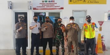 Polres Jakbar Buka Posko Kesehatan di 9 Titik, Warga Terdampak Abu Vulkanik Bisa Mendapatkan Pertolongan