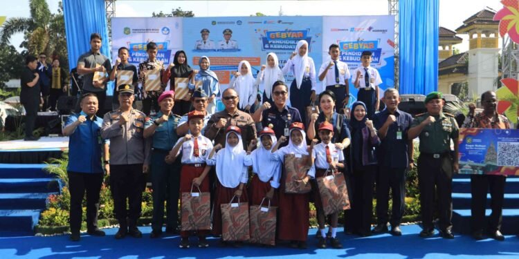 Program Tebus Ijazah Rico Waas Targetkan 1.000 Siswa, 278 Sudah Terealisasi