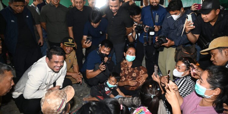 Bobby Nasution Pastikan Kebutuhan Pengungsi Erupsi Gunung Sinabung Terpenuhi, Warga Zona Merah Diminta Tak Kembali