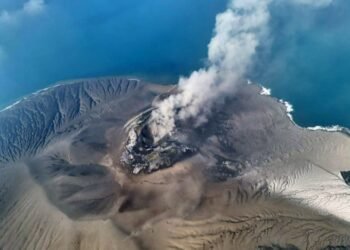 Abu Vulkanik Anak Krakatau Menyebar, Menkes Meminta Masyarakat Batasi Aktivitas di Luar Rumah