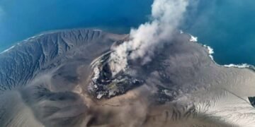 Abu Vulkanik Anak Krakatau Menyebar, Menkes Meminta Masyarakat Batasi Aktivitas di Luar Rumah