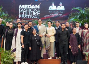 Peringatan Hari Ulos Nasional Meriahkan Puncak MFCF 2026, Rico Waas Harap Tenun Lokal Mendunia