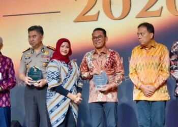 Komitmen Keterbukaan Informasi, Rico Waas Raih Penghargaan Achievement Person KI Sumut Award 2026
